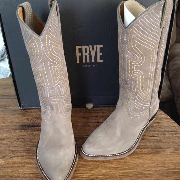 Frye Shoes - Frye billy stitch pull on cowgirl cowboy boots elephant gray